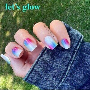 Color Street Let's Glow Nail Strip Set